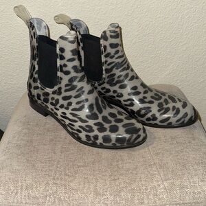 Nine West Rain boots. Short